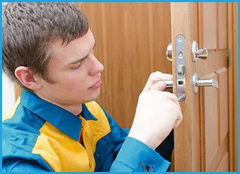Lock Locksmith Services Gilbert, AZ 480-616-2794 - 5-lock-opening